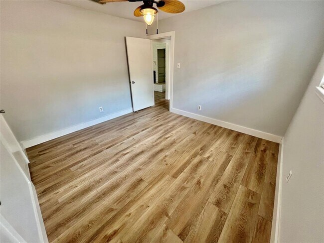 Building Photo - 14007 Overbrook Ln