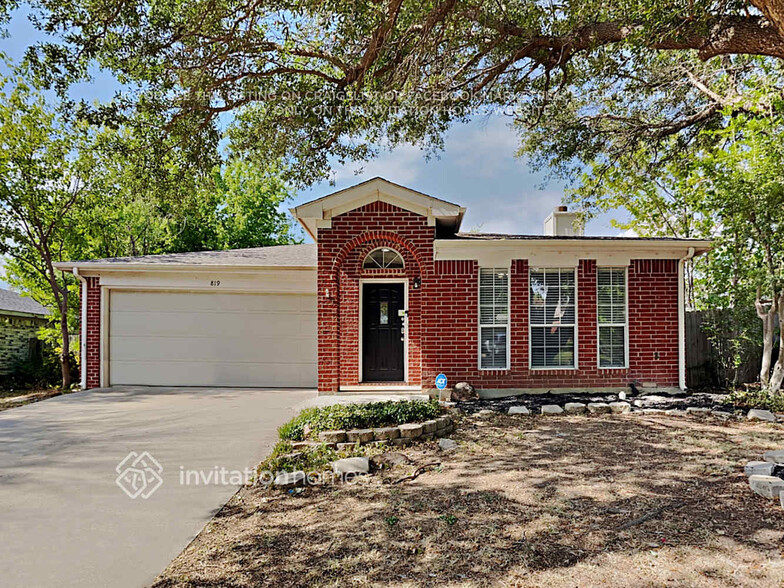 Primary Photo - 819 Havenbrook Dr