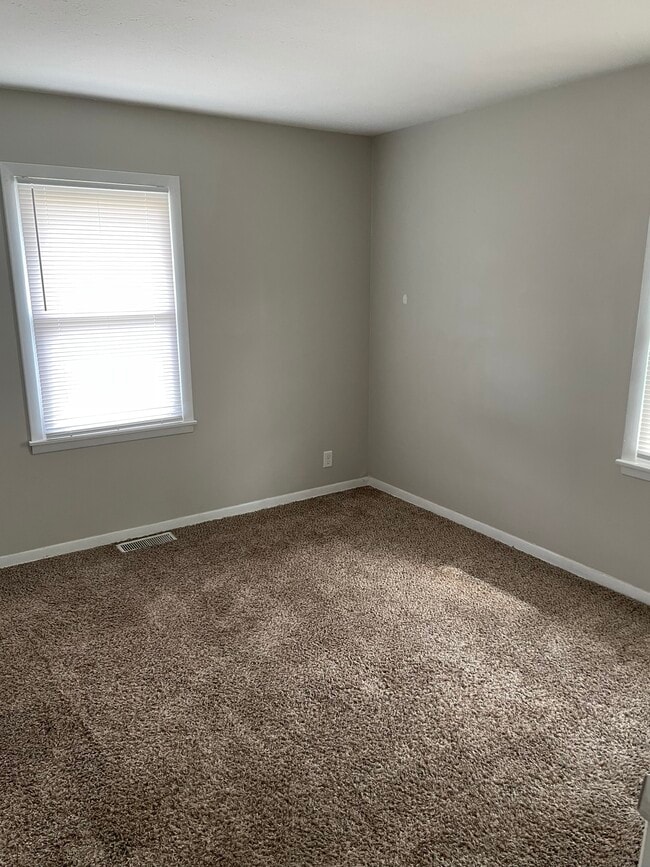 First bedroom - 526 E Wilson Ave