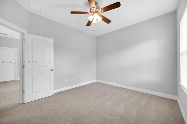 Building Photo - 964 Banyan Dr