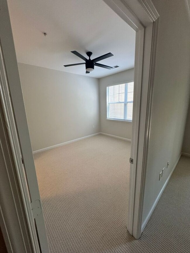 Building Photo - 12945 Centre Park Cir