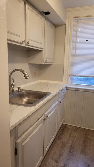 Building Photo - 258 Vine St