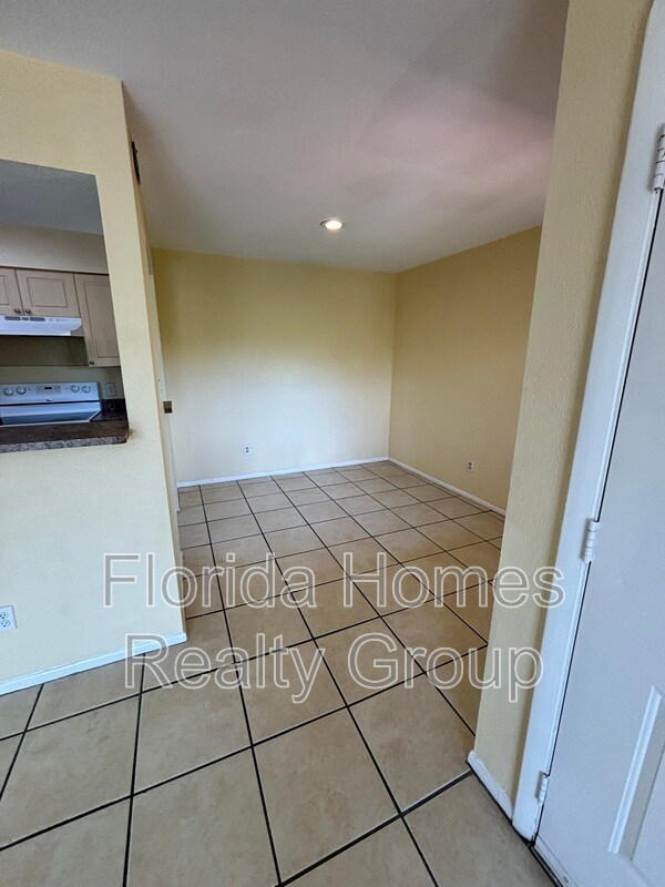 Building Photo - 2905 Winkler Ave