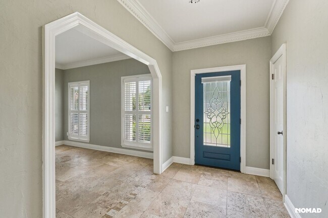 Building Photo - Spacious 4BR House in Pensacola; Pool