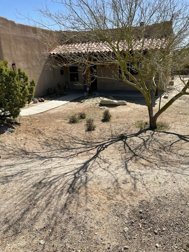 Building Photo - 6231 Mirlo Rd