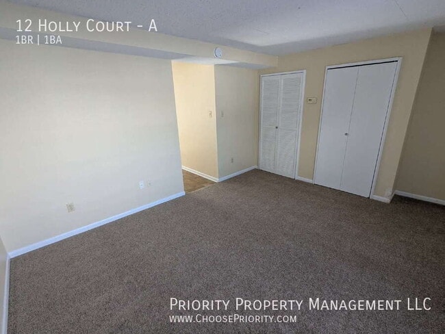 Building Photo - 12 Holly Ct