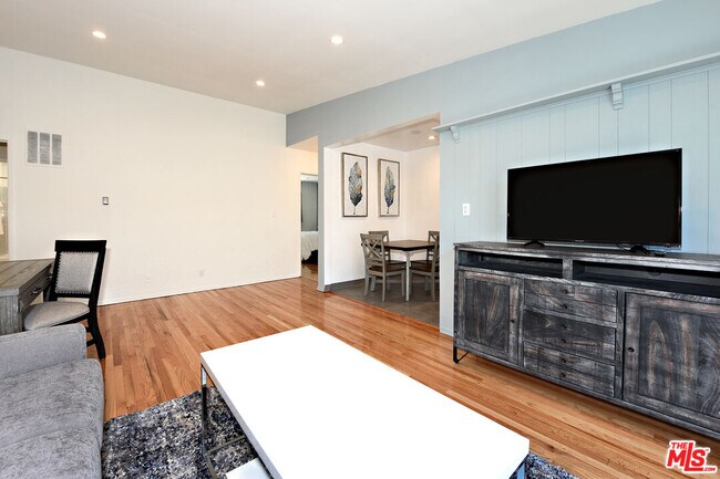 Building Photo - 4035 Inglewood Blvd