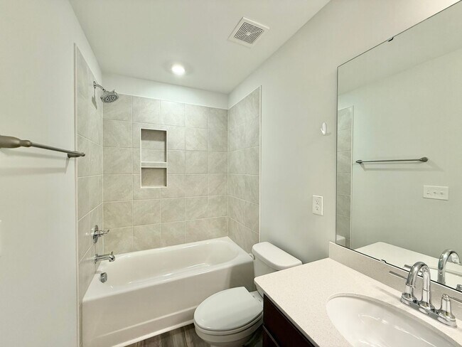 Building Photo - Stunning New 5BD, 5BA Garner Home with Lux...