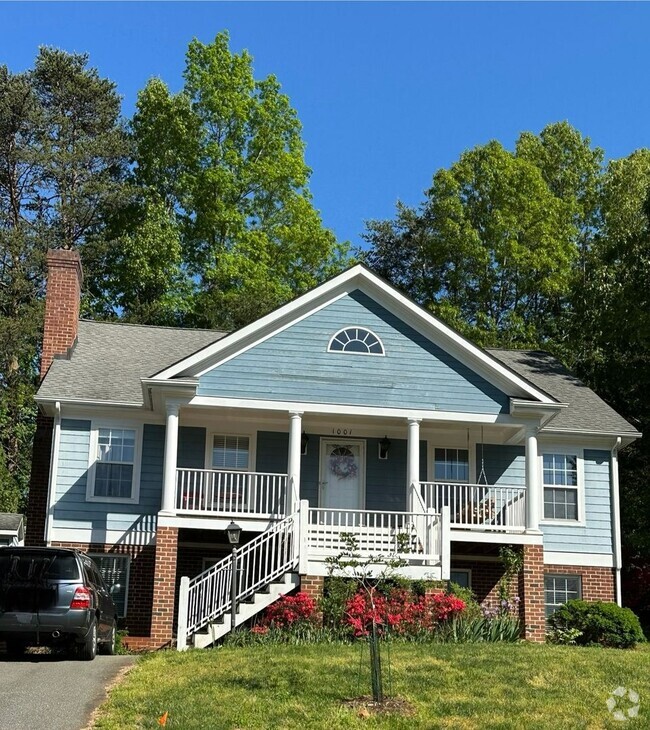Building Photo - Redfields!