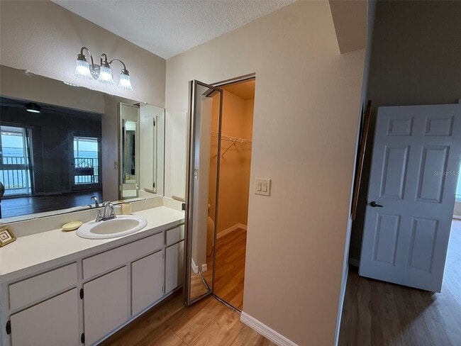 Building Photo - 1477 Park Beach Cir