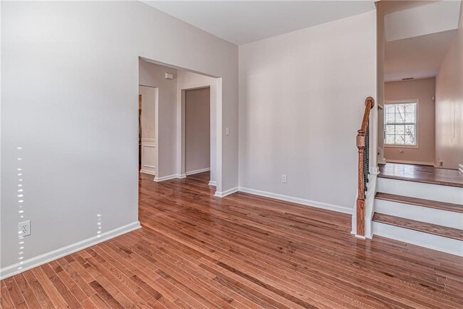 Building Photo - 2849 Suttonwood Way NE