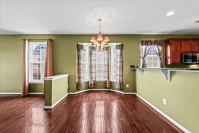 Building Photo - 3 Bed 3 Bath in 55+ Four Seasons Dumfries, VA