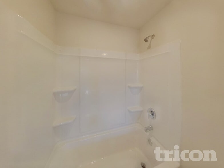 Building Photo - 118 Avondale Blvd SE