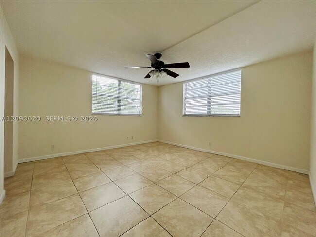 Building Photo - 403 NW 68th Ave
