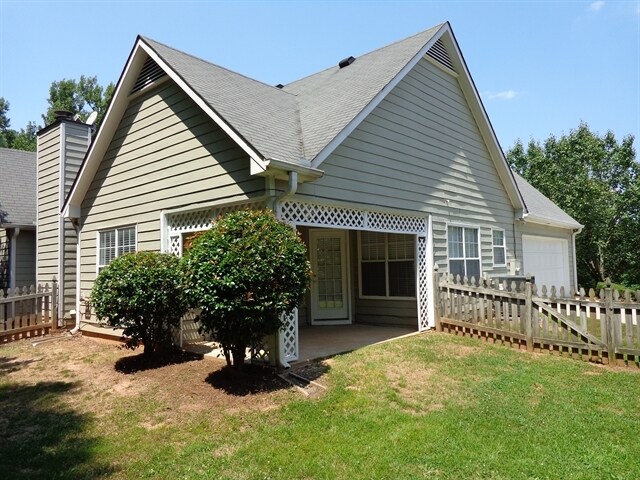 Building Photo - 3350 Stratton Ln