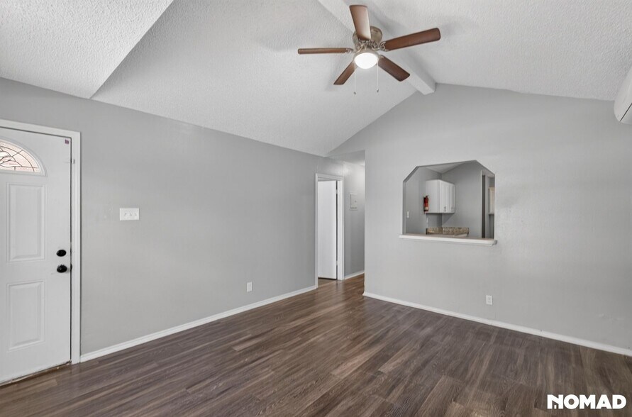 Building Photo - 2206 Colima St