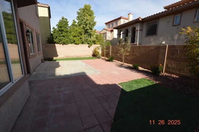 Building Photo - 638 Harvester Course Dr