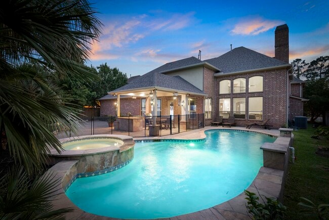 Building Photo - 18 Player Vista Pl