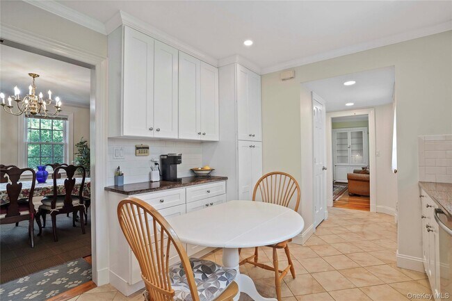 Building Photo - 30 Summit St