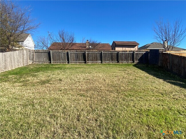 Building Photo - 5107 Daybreak Dr