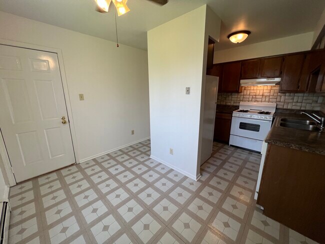 Building Photo - 8145 Mt Ct