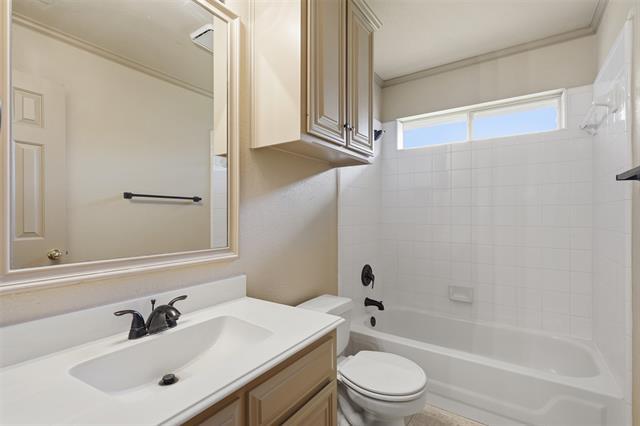 Building Photo - 3318 Summergrove Dr