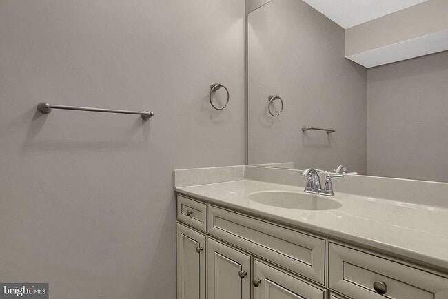 Building Photo - 22 Spring View