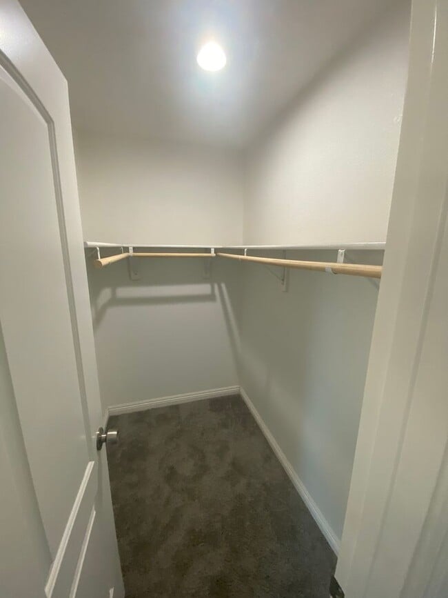 Building Photo - Spacious and New with Solar in Central Hanford