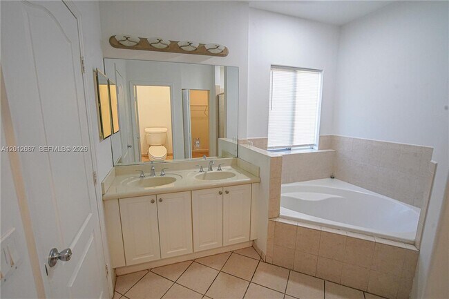 Building Photo - 1751 SW 154th Path