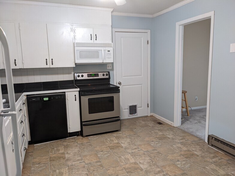 Building Photo - 524 Goldfinch Ave
