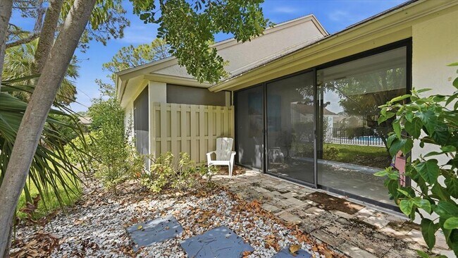 Building Photo - 5350 Myrtle Wood