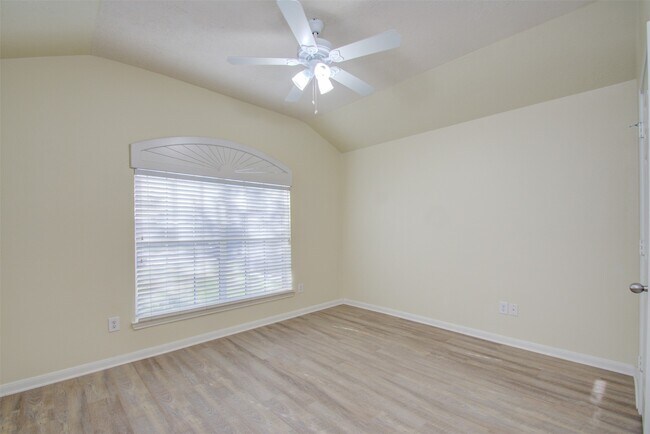 Building Photo - 14903 Lanai Dr