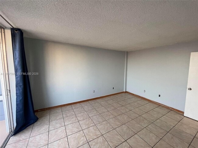 Building Photo - 1801 S Treasure Dr