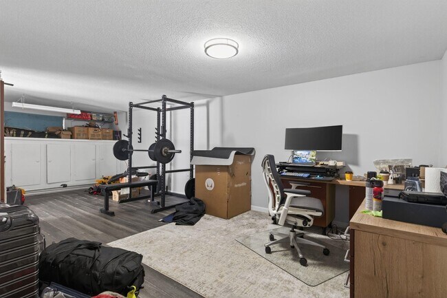 Building Photo - 9 Pine Meadows Dr