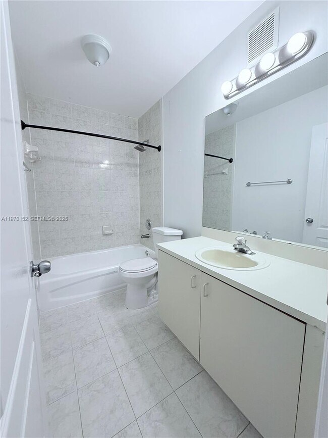 Building Photo - 16618 NW 73rd Ave