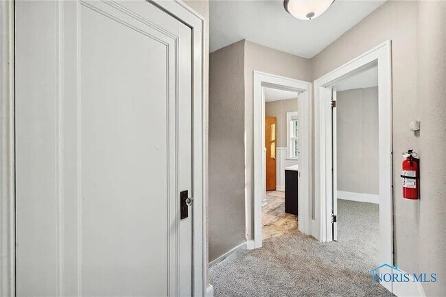 Building Photo - 4422 Overland Pkwy