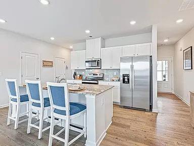 Building Photo - 8 Lumpkin Ln