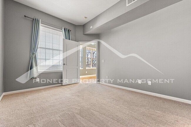 Building Photo - Stunning Condo in Denver with AC in a Grea...
