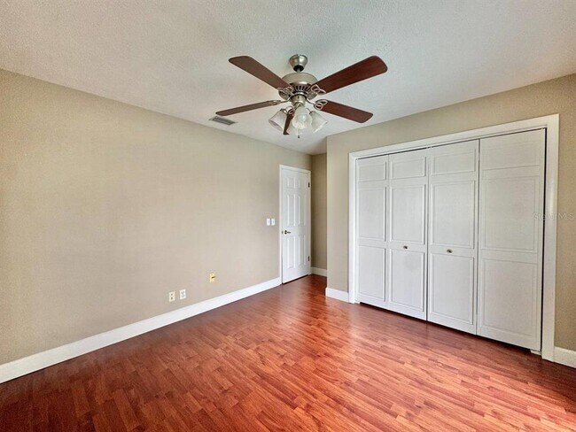 Building Photo - 6316 Lake Sunrise Dr