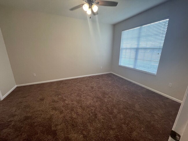 Building Photo - Affordable Elegance! 3 Bed 2 Bath Condo in...