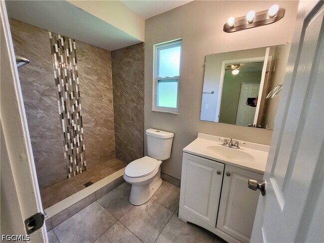 Building Photo - 4184 Pine Drop Ln