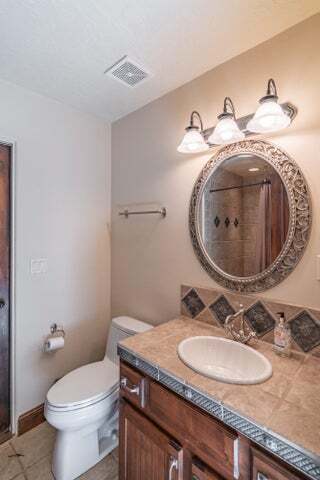 Building Photo - 340 Le Grande Cir