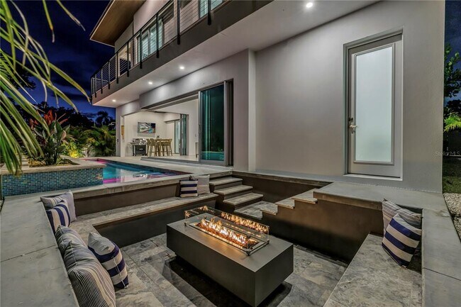 Building Photo - 2314 Floyd St