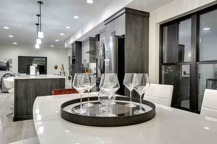 Dining Area - 1013 Park Ave