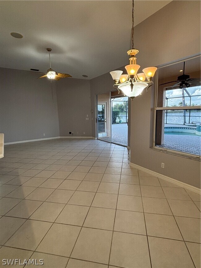 Building Photo - 2210 Grove Dr