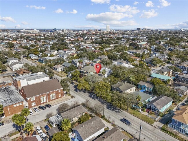 Building Photo - 1724 33rd St