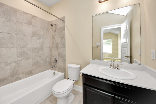 Building Photo - 24654 Greenwood Bay Dr