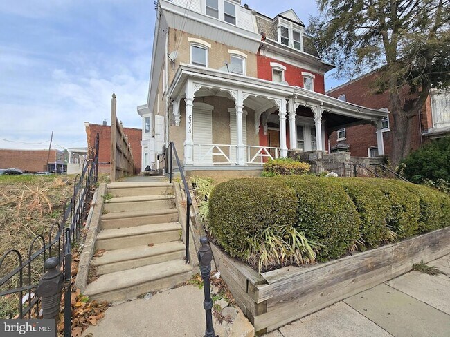 Building Photo - 5315 Master St