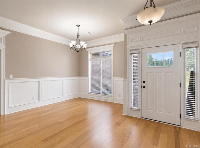 Building Photo - 509 Southern Hills Dr