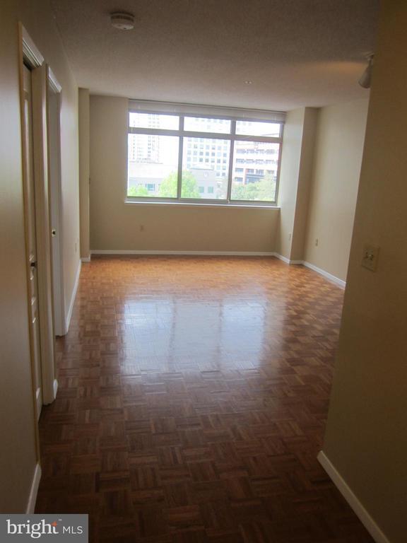 Building Photo - 7111 Woodmont Ave